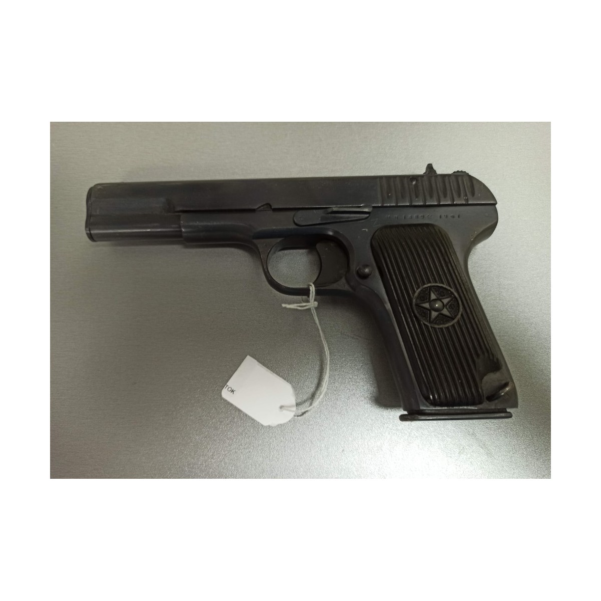 PISTOLET SEMI-AUTOMATIQUE TOKAREV TT33 CAL. 7.62X25 PISTOLET SEMI-AUTOMATIQUE TOKAREV TT33 CAL. 7.62X25